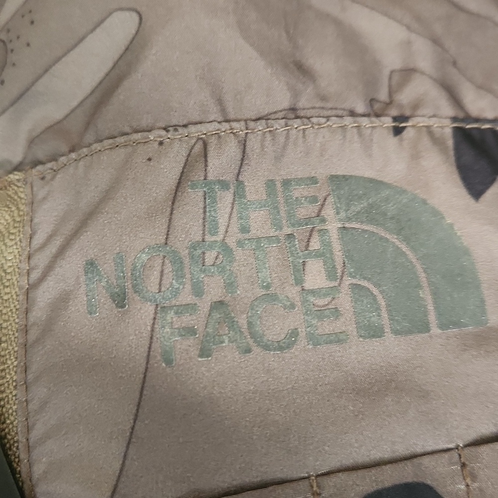 The North Face Green Camoflauge Zip Front Lightweight Mens Jacket - Picture 4 of 5